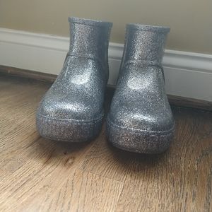 UGG SILVER RAINBOOT